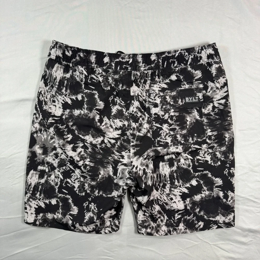BYLT Premium Basics Coastal Boardshort Mens L 7in Black Tiger Dye Dark Active